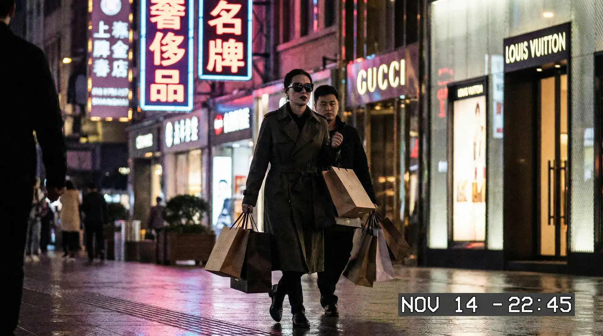 小视频 - 每日更新合集，发现更多精彩片段 - 奢侈品购物被拍